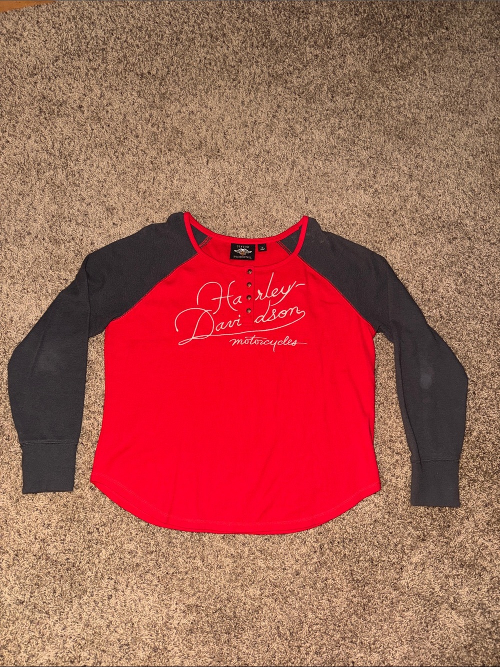 Harley-Davidson Red Long-Sleeve Raglan Top with Dark Gray Sleeves